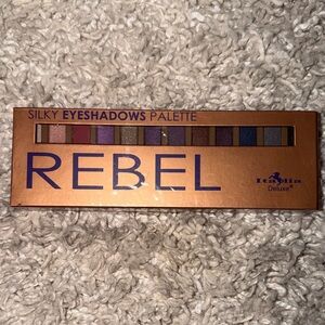 Italia Deluxe Rebel Eyeshadow Palette NEW